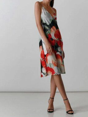 Natori Exotic Poppy Slip Size Medium